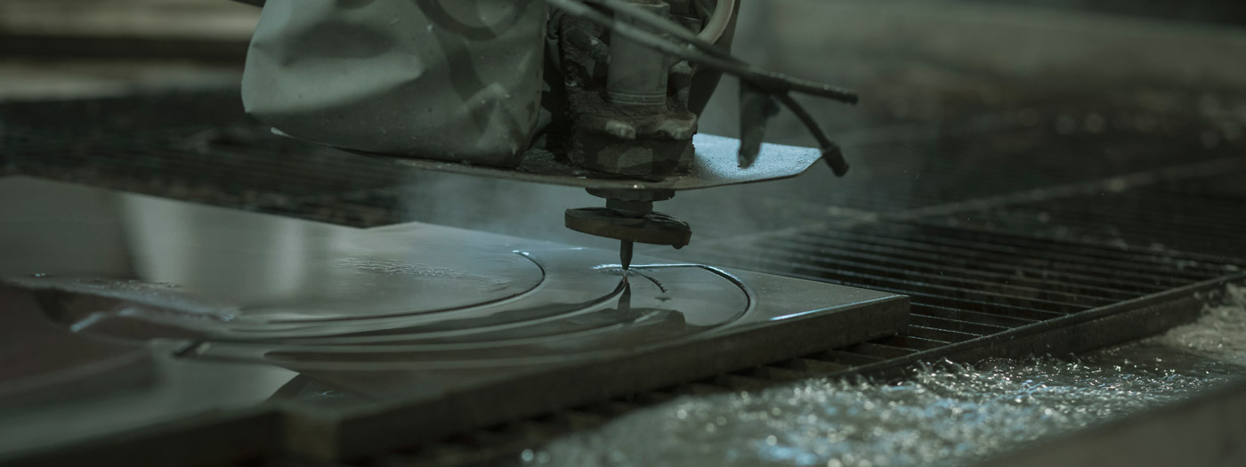 The waterjet Cutting allows us to cut any type of material.